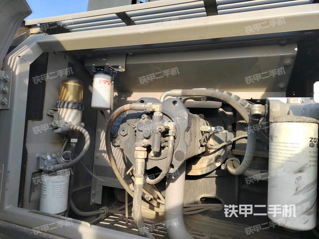 液壓泵艙室正面整體（整機(jī)外觀）