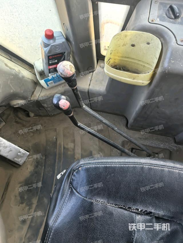 前擋風(fēng)玻璃標(biāo) (駕駛室部分) 前擋風(fēng)玻璃標(biāo) (駕駛室部分)