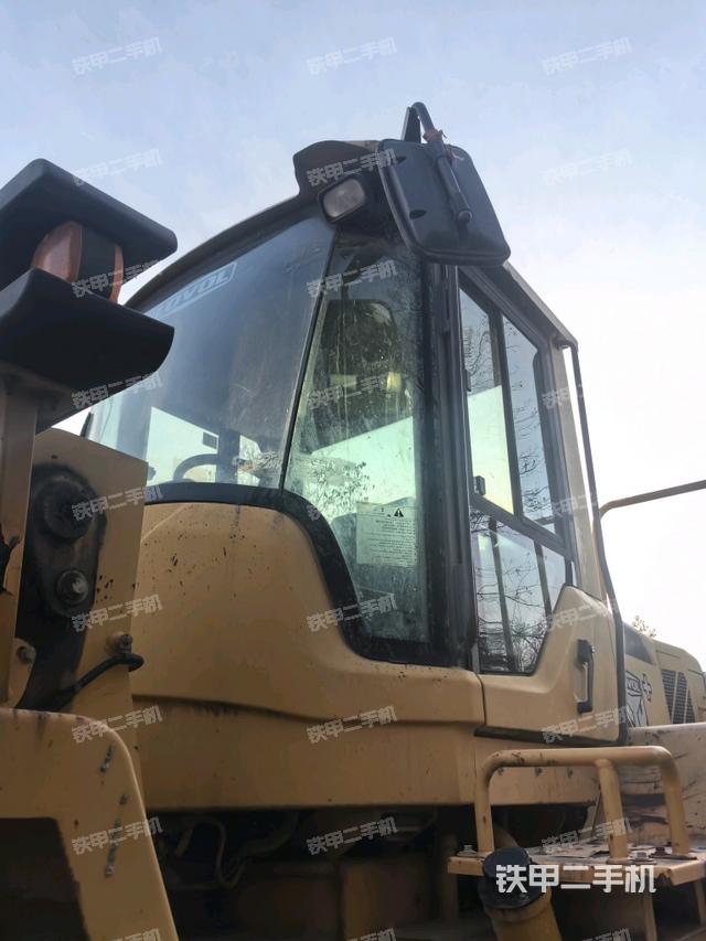 駕駛室正側(cè)(駕駛室部分) 駕駛室正側(cè)(駕駛室部分)