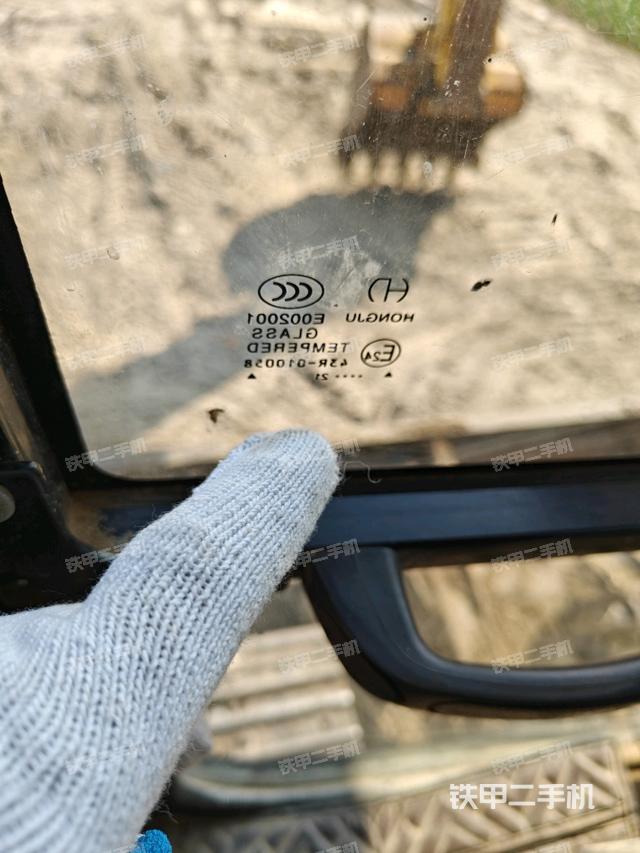 后窗玻璃角標(biāo)（駕駛室部分）