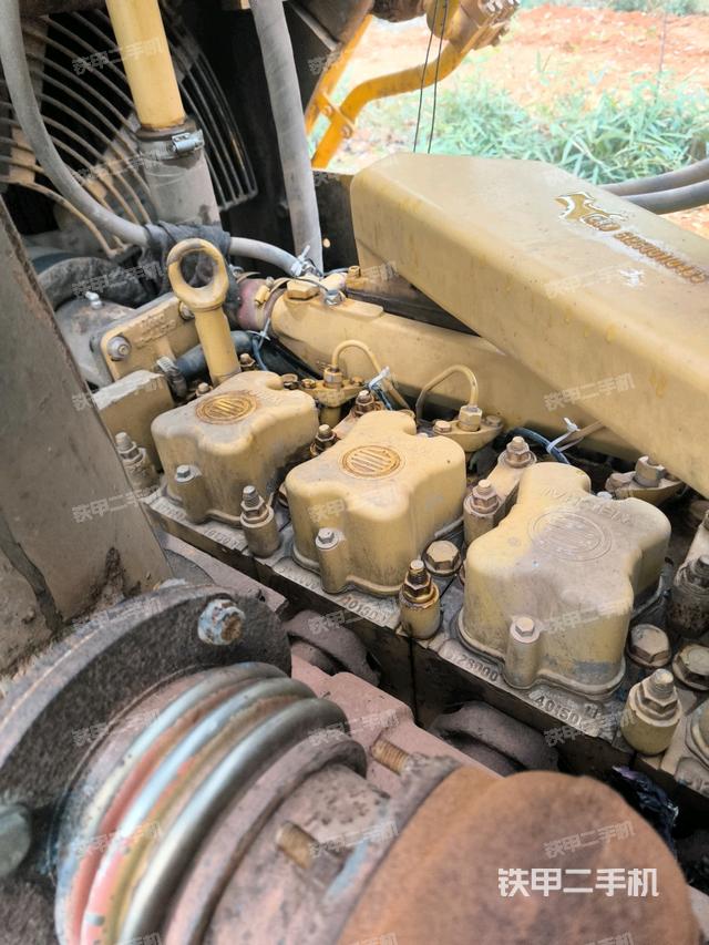 發(fā)動機左側(cè)全景(推土機發(fā)動機艙) 發(fā)動機左側(cè)全景(推土機發(fā)動機艙)