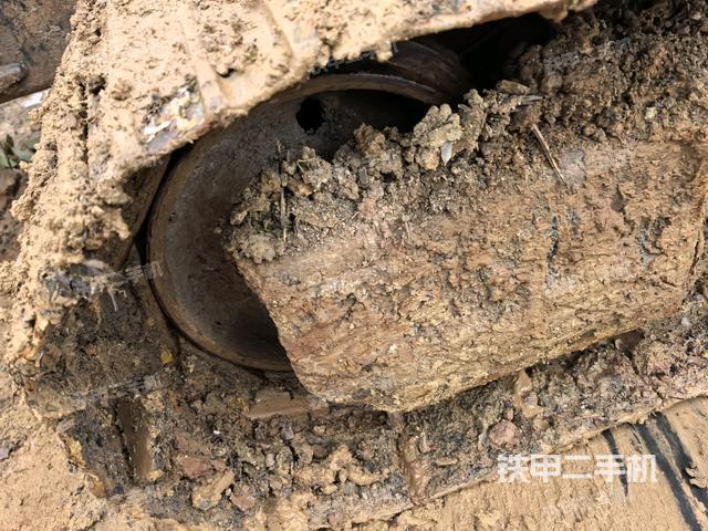 右側(cè)履帶整體?(行走機構(gòu)) 右側(cè)履帶整體?(行走機構(gòu))