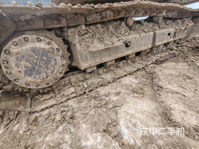 單側(cè)履帶整體（整機(jī)外觀）