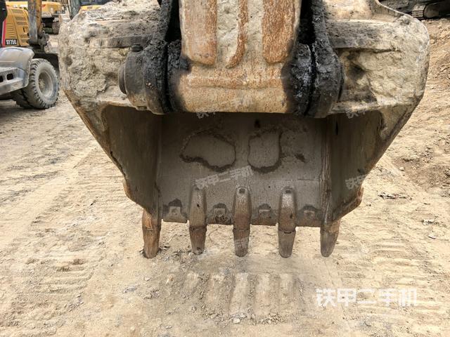 大臂整體?右側(cè)(工作和回轉(zhuǎn)裝置) 大臂整體?右側(cè)(工作和回轉(zhuǎn)裝置)