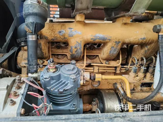 发动机左侧（整机外观及大件）