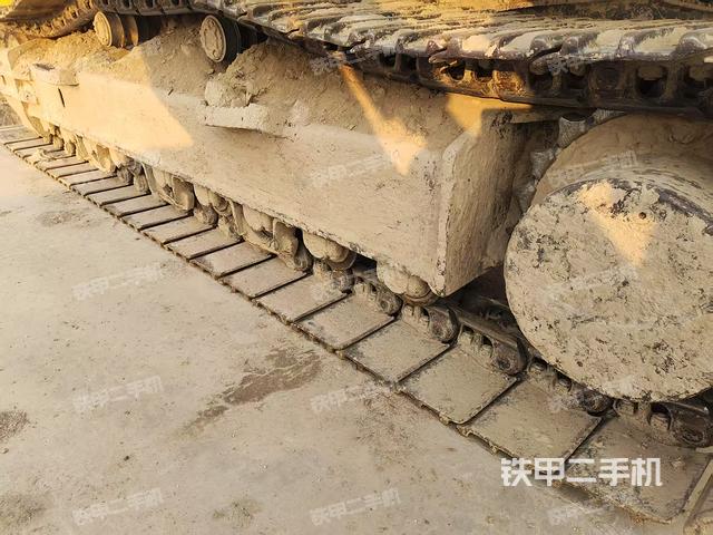 右側(cè)行走馬達(dá)蓋板(行走機(jī)構(gòu)) 右側(cè)行走馬達(dá)蓋板(行走機(jī)構(gòu))