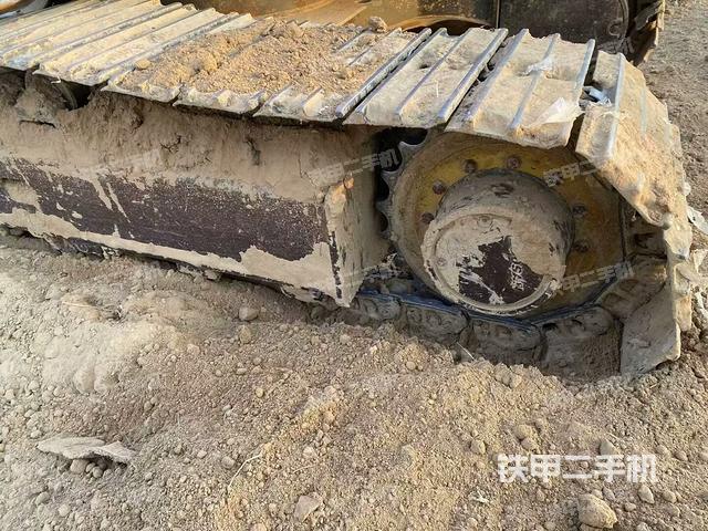 單側(cè)履帶整體（整機(jī)外觀）