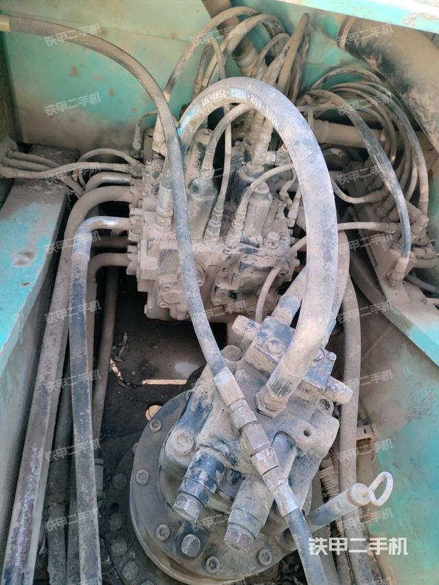 回轉(zhuǎn)馬達(dá)（上車部件）