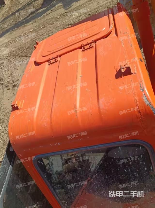 駕駛室頂部（整機(jī)外觀）