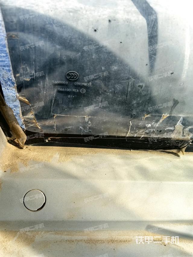 后窗玻璃角標(biāo)(駕駛室部分) 后窗玻璃角標(biāo)(駕駛室部分)