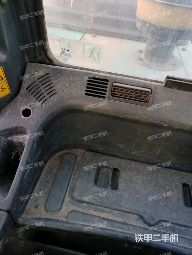 后窗玻璃角標(biāo)（駕駛室部分）