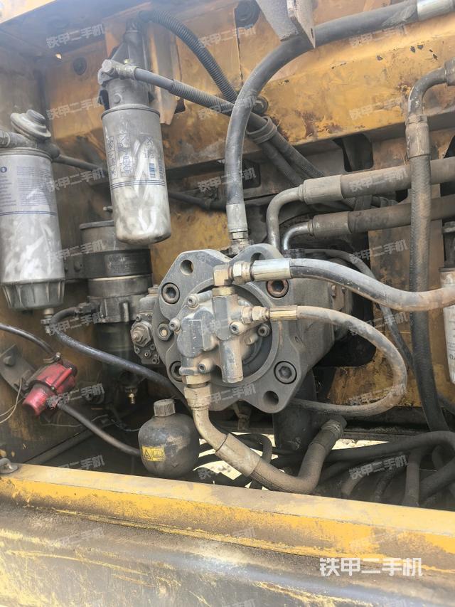 液壓泵斜45?右（大件艙室）