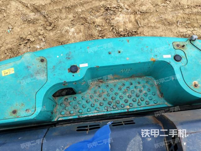 散熱器正面(大件艙室) 散熱器正面(大件艙室)