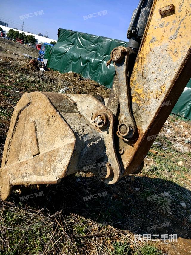 鏟斗45度(工作和回轉(zhuǎn)裝置) 鏟斗45度(工作和回轉(zhuǎn)裝置)