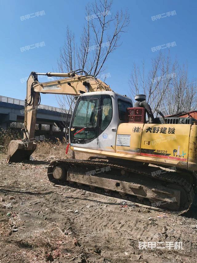 驾驶室整体（整机外观）