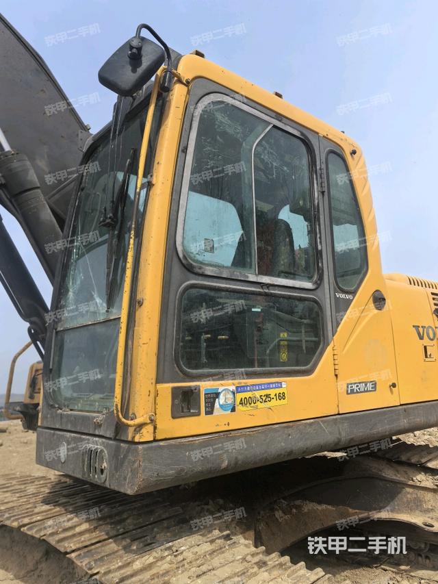 駕駛室左前45度（駕駛室部分）