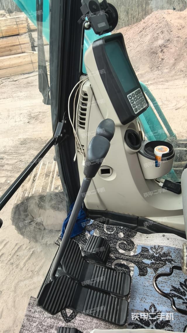 驾驶室整体（整机外观）