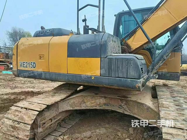 駕駛室頂部（整機外觀）