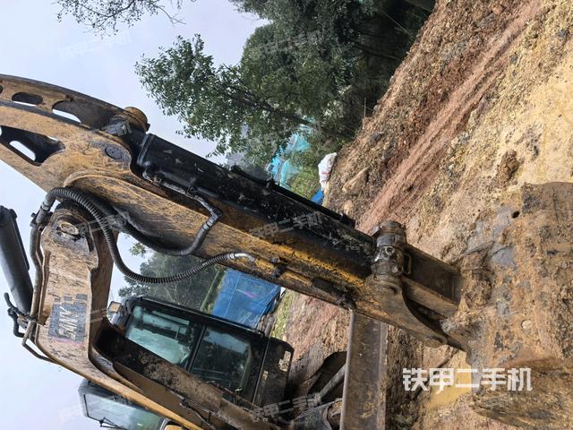 小臂整體左后(工作和回轉(zhuǎn)裝置) 小臂整體左后(工作和回轉(zhuǎn)裝置)