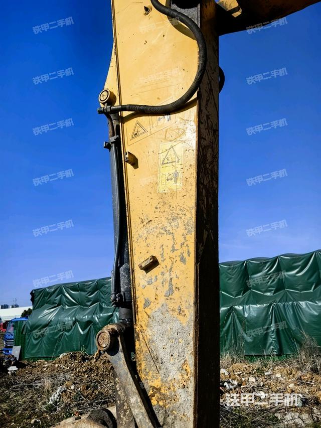 小臂整體左后(工作和回轉(zhuǎn)裝置) 小臂整體左后(工作和回轉(zhuǎn)裝置)