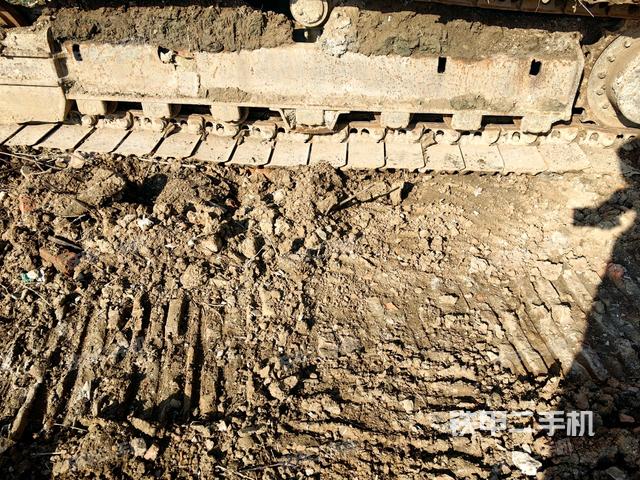 左側(cè)履帶整體?(行走機(jī)構(gòu)) 左側(cè)履帶整體?(行走機(jī)構(gòu))