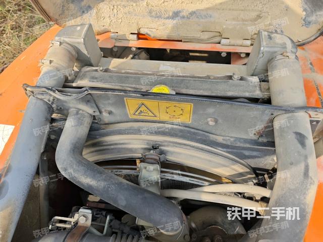 水箱+風(fēng)扇特寫(xiě)(上車(chē)部件) 水箱+風(fēng)扇特寫(xiě)(上車(chē)部件)