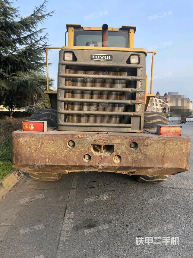 正后方(整機外觀) 正后方(整機外觀)