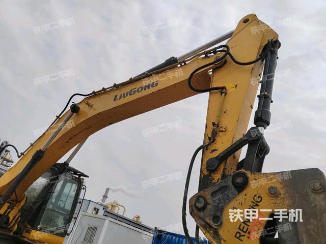 大臂根部?斜視(工作和回轉(zhuǎn)裝置) 大臂根部?斜視(工作和回轉(zhuǎn)裝置)