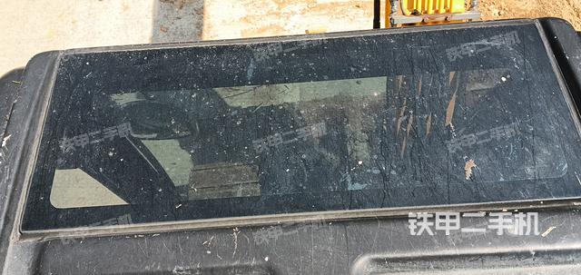 駕駛室頂部（整機(jī)外觀）