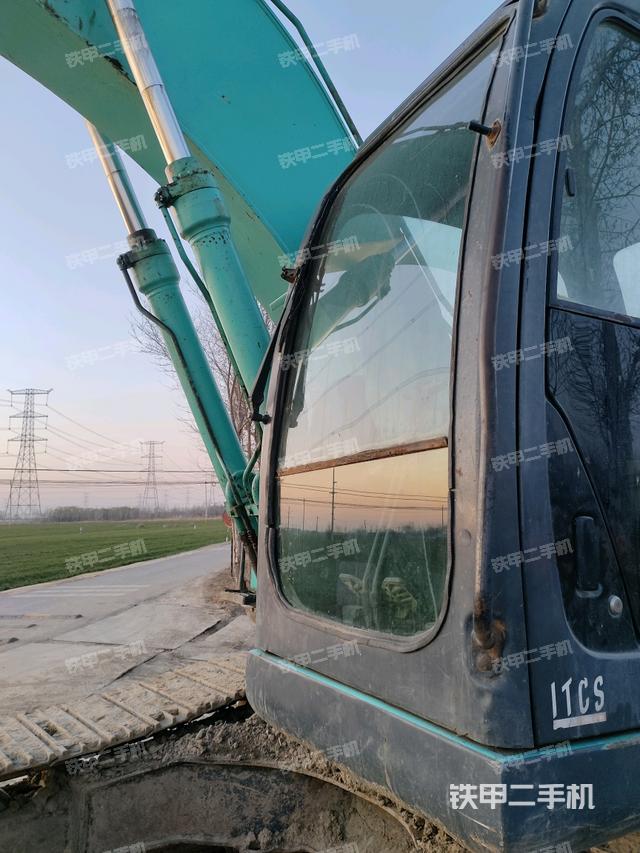 駕駛室左前45度（駕駛室部分）