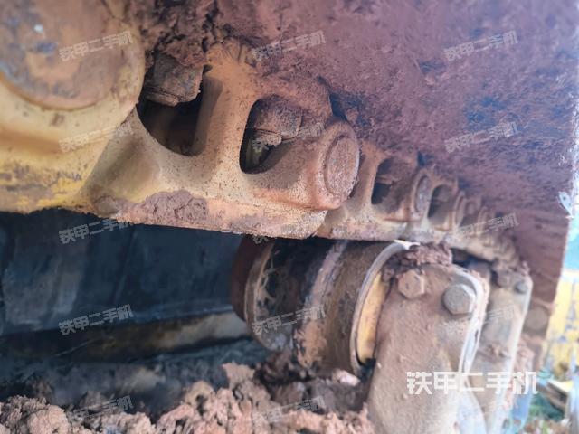 推土鏟右后(推土機底盤及工作裝置) 推土鏟右后(推土機底盤及工作裝置)