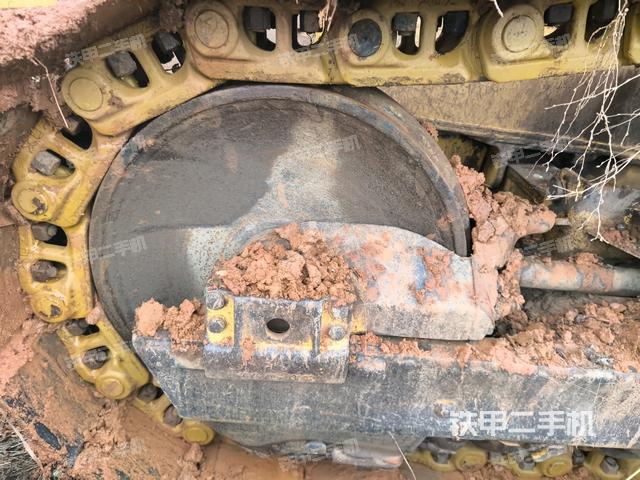 左引導輪(推土機底盤及工作裝置) 左引導輪(推土機底盤及工作裝置)