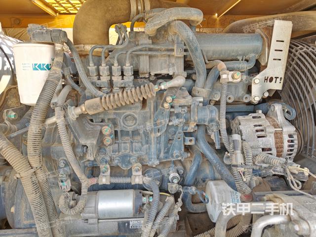 發(fā)動(dòng)機(jī)室（上車部件）