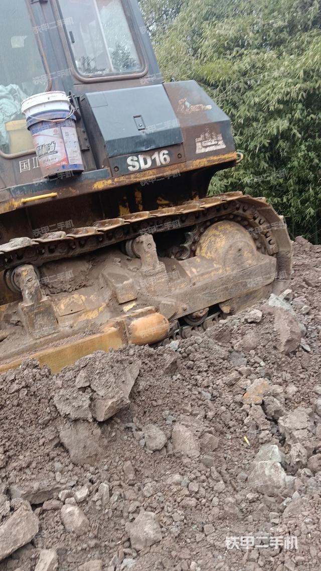 整机左侧（设备外观及核心部件）