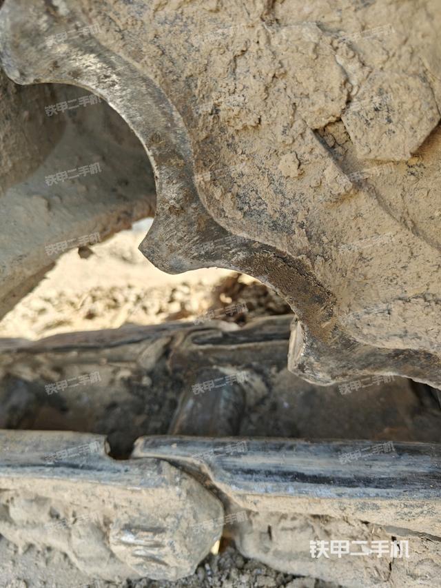 左驅(qū)動(dòng)輪（行走機(jī)構(gòu)）