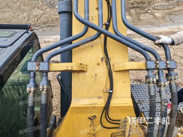 大臂背部俯視（工作和回轉(zhuǎn)裝置）