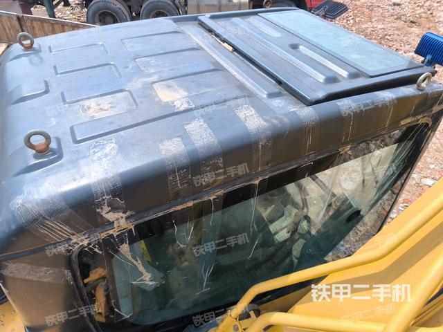 駕駛室頂部（整機外觀）