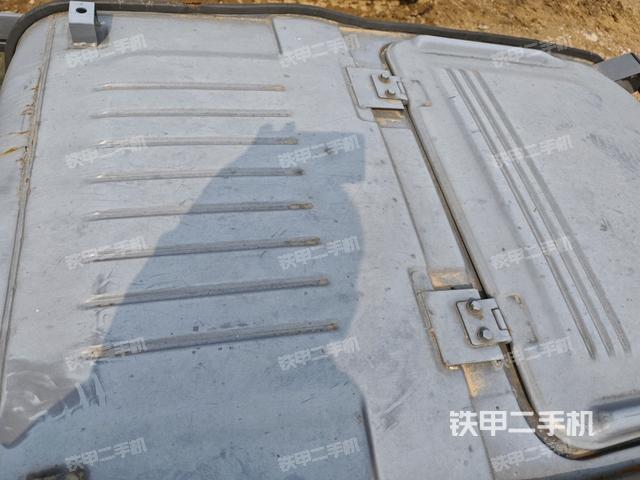 駕駛室頂部俯視(上車(chē)部件) 駕駛室頂部俯視(上車(chē)部件)