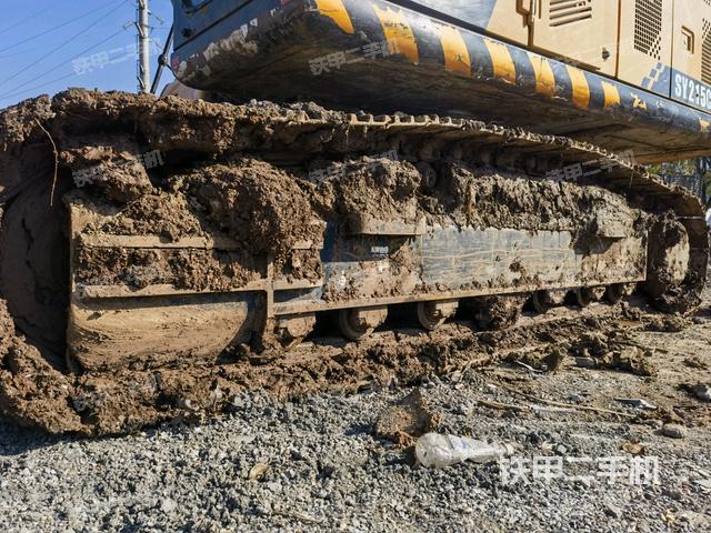 右側(cè)履帶整體（行走機(jī)構(gòu)）