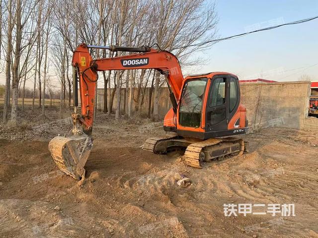 駕駛室整體（整機(jī)外觀）