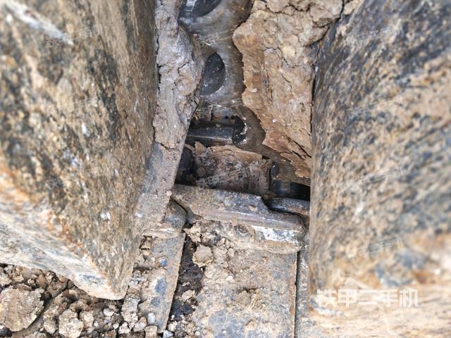 右側(cè)行走馬達蓋板(行走機構(gòu)) 右側(cè)行走馬達蓋板(行走機構(gòu))