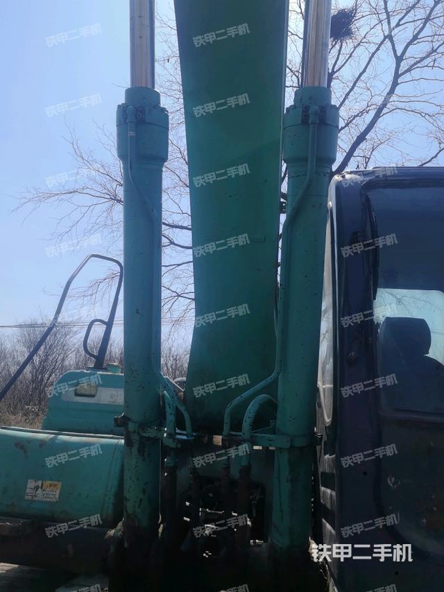 大臂油缸整體?豎拍（工作和回轉(zhuǎn)裝置）