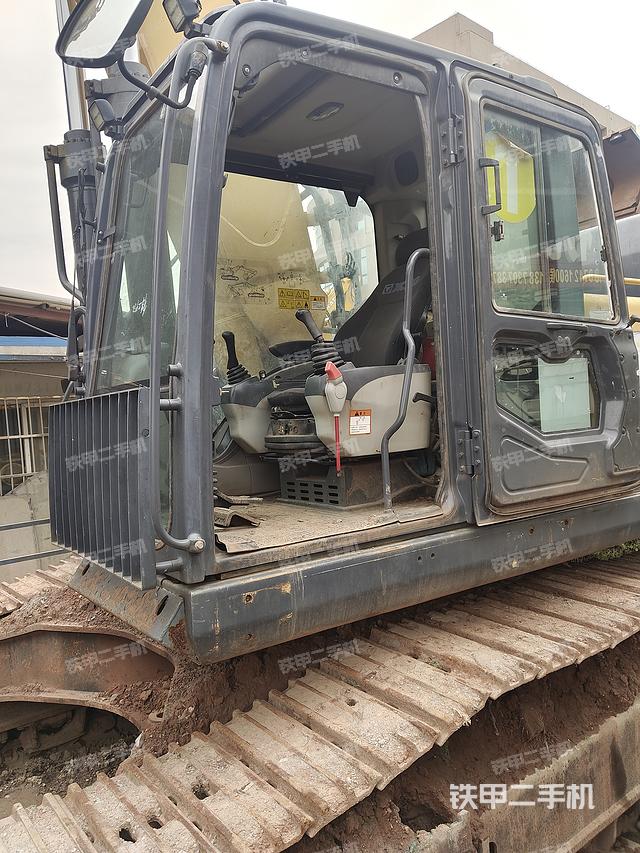 驾驶室整体（整机外观）