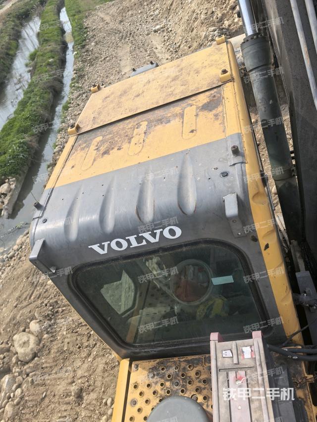 駕駛室頂部俯視（上車部件）