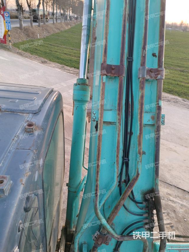 大臂背部俯視（工作和回轉(zhuǎn)裝置）