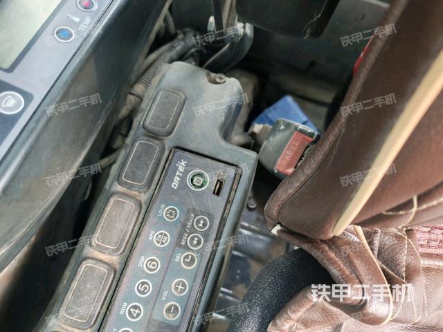 后窗玻璃角標(駕駛室部分) 后窗玻璃角標(駕駛室部分)