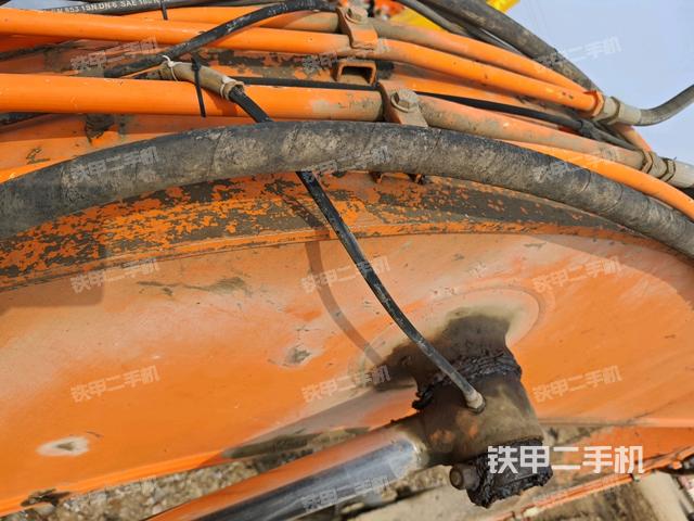 大臂背部俯視(工作和回轉(zhuǎn)裝置) 大臂背部俯視(工作和回轉(zhuǎn)裝置)