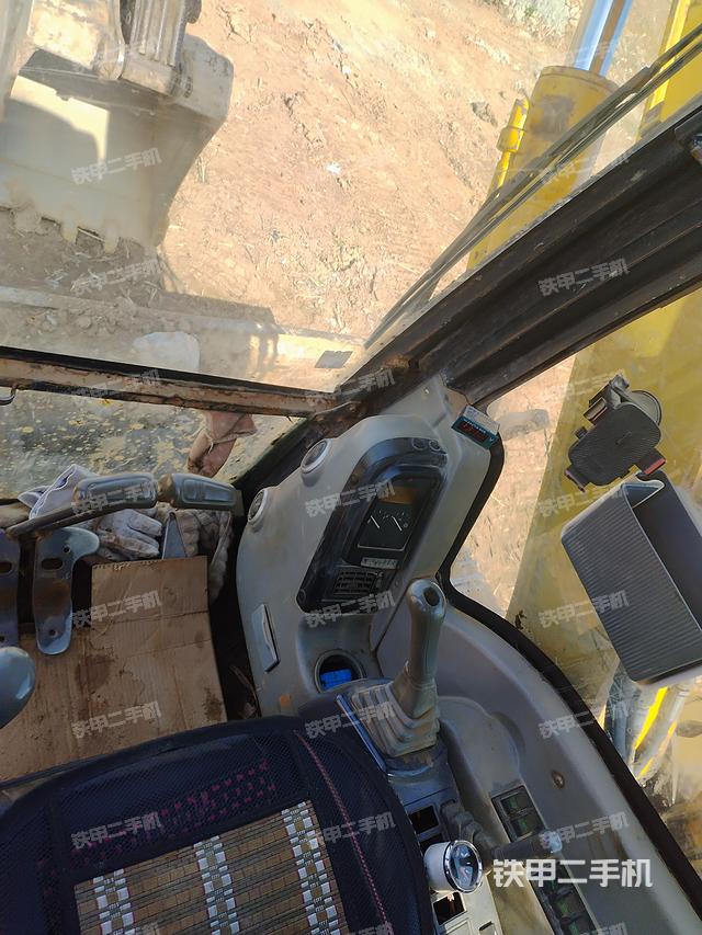 驾驶室整体（整机外观）