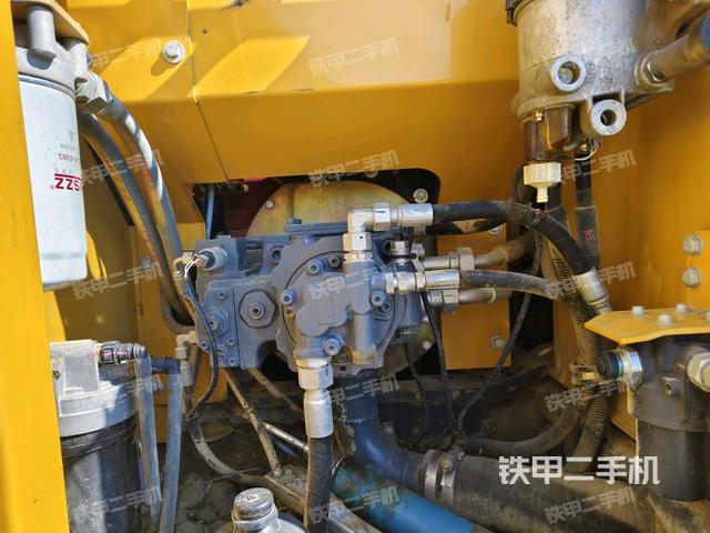 液壓泵斜45?左（大件艙室）