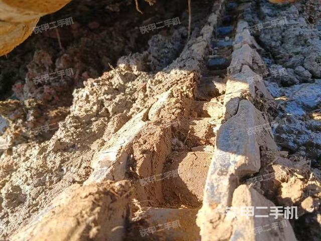 單側(cè)履帶整體（整機(jī)外觀）